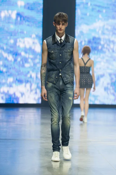 Look 34
